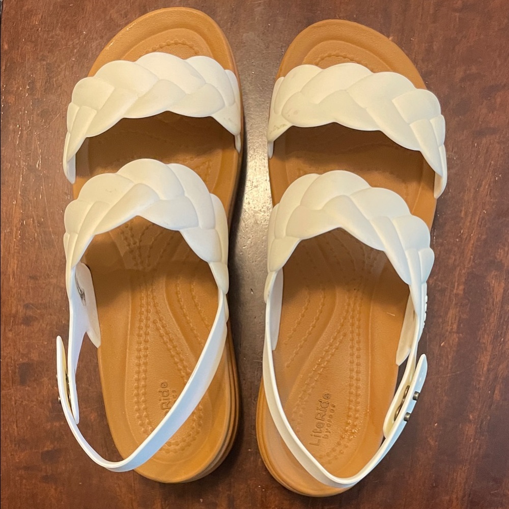 Crocs Women's Brooklyn Low Wedges Platform Sandals